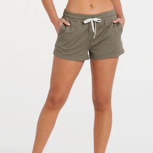 Vuori Shorts